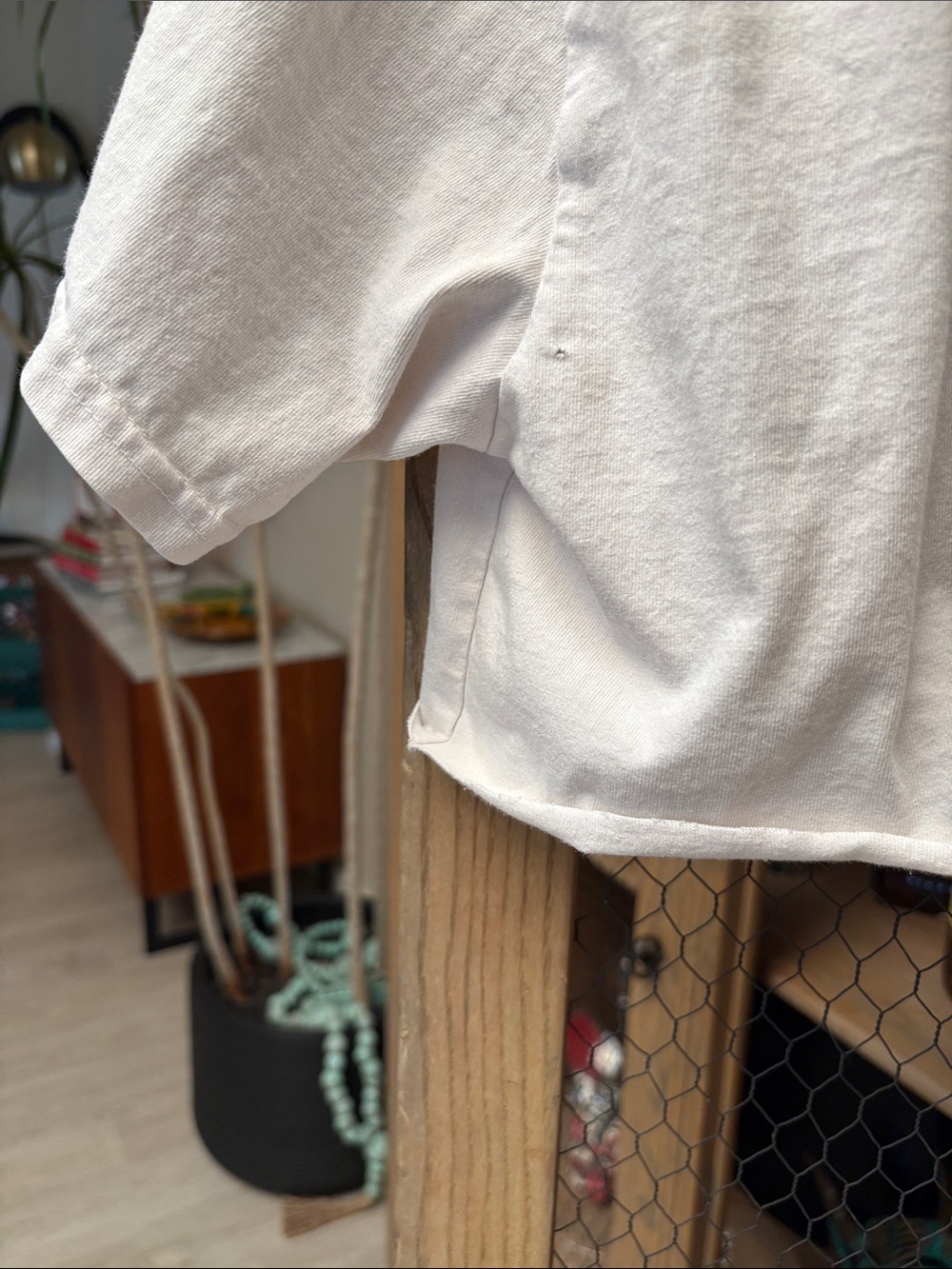 Brandy Melville NEW YORK Cropped Top - Picture 9 of 9